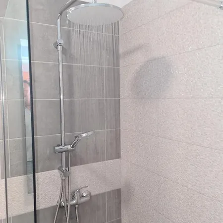 Summerland Apartament *